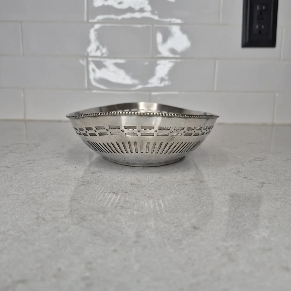 Vintage Gorham Co 0484 Silver Soldered The Lexington  Bread Basket Tray‎